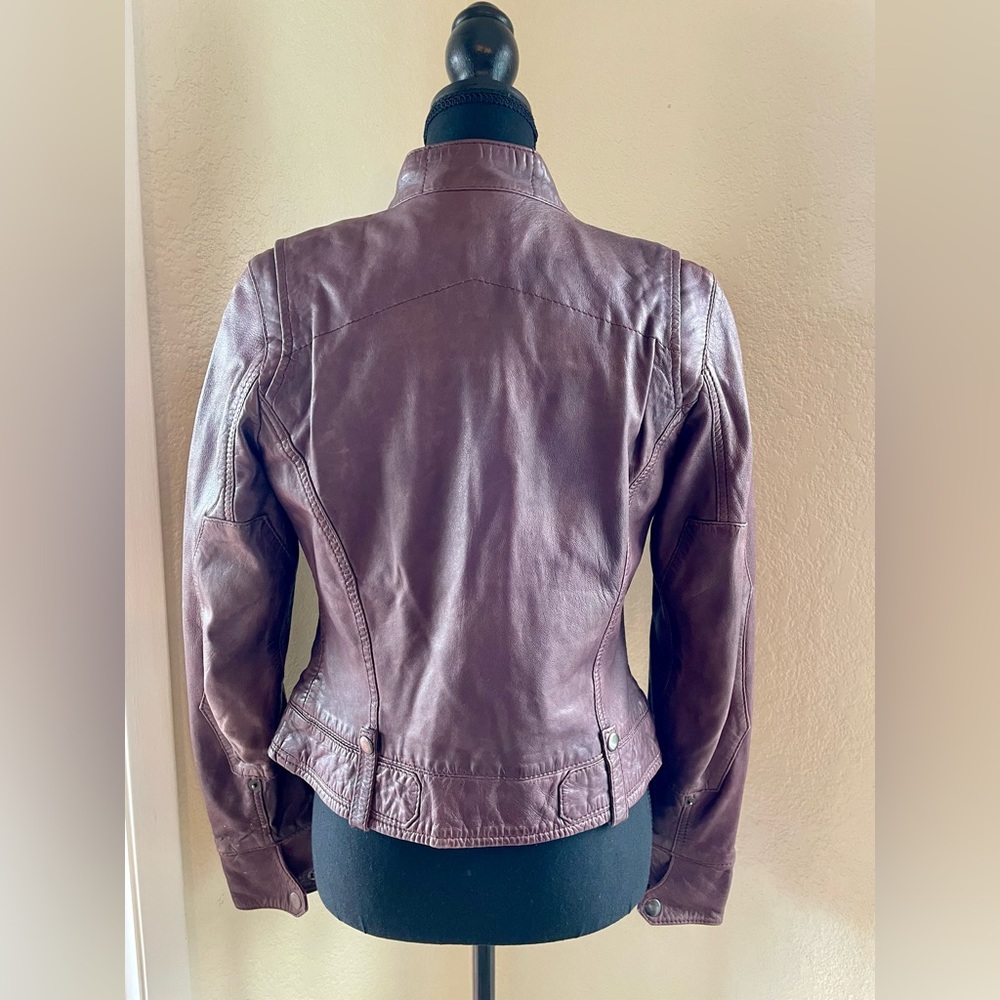 Danier leather jacket. - Picture 2 of 2